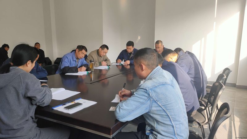 编程培训机构的收费标准通常由以下几个部分构成：