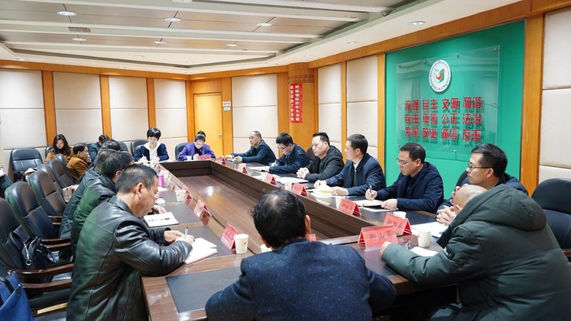 优质的内容是吸引和留住用户的关键。在课程内容上，应注重以下几点：